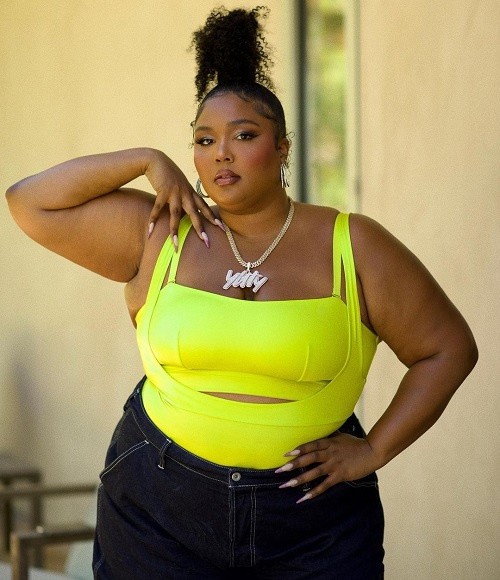 lizzo black jeans 500x